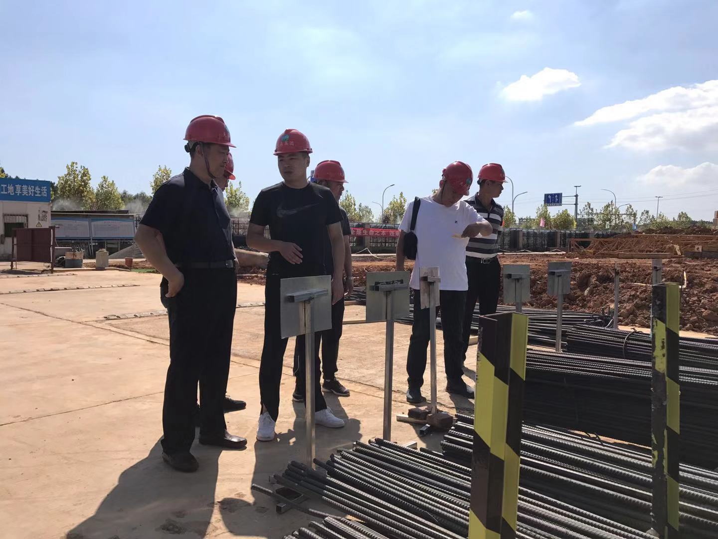 集團領(lǐng)導(dǎo)視察前往江西師范大學(xué)科技學(xué)院項目進行工作指導(dǎo)